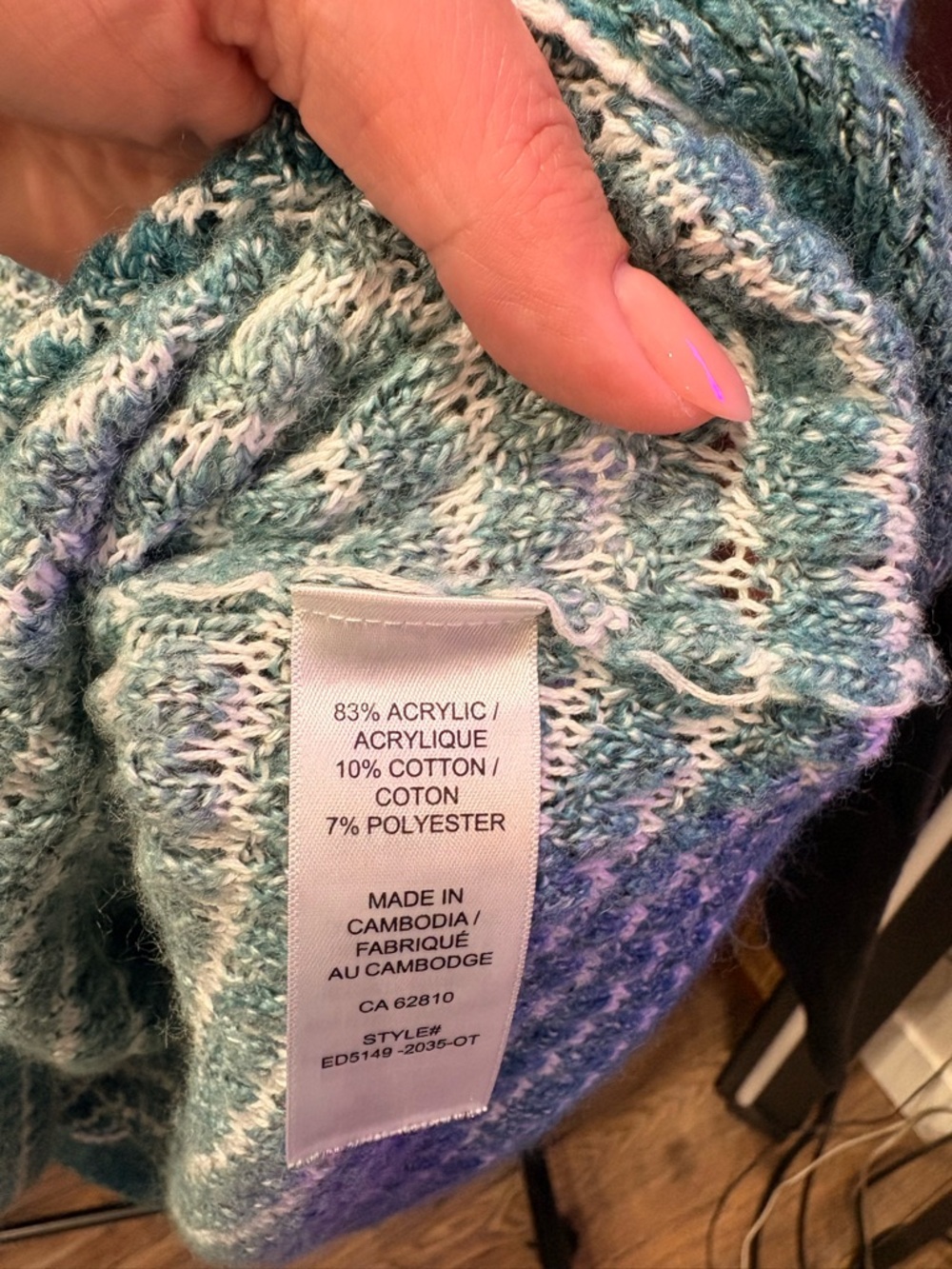 119. Cozy Teal Gradient Knit Top Women - Picture 4 of 5